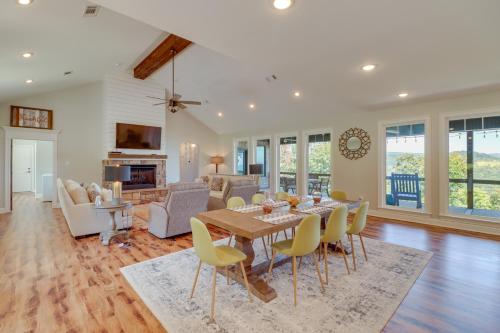 Family-Friendly Edgemont Home with Deck and Lake Views