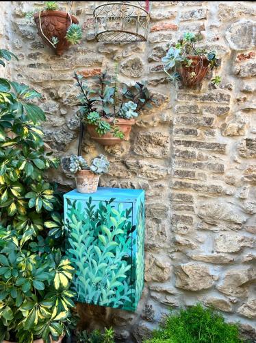  La casa nel castello e il giardino segreto in Suvereto