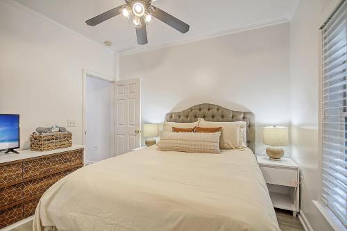 Cams Retreat on Apple Street in Charleston, USA
