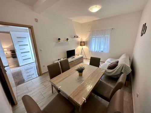 Apartment image 10