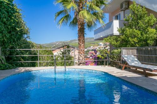 Family friendly apartments with a swimming pool Seget Vranjica Trogir - 14409 - image 9