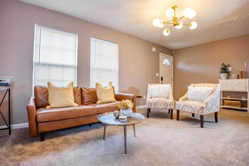 LUX - Downtown Oasis - Pool Table! Free Parking! in Lexington, USA