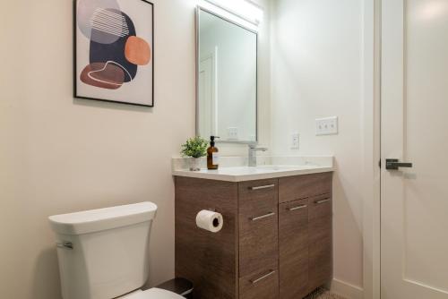 Modern Furnished Apartment in Heart of Quincy in Quincy, USA