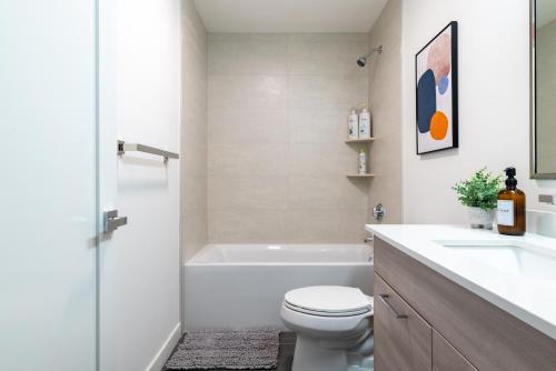 Modern Furnished Apartment in Heart of Quincy Modern Furnished Apartment in Heart of Quincy