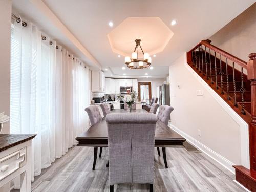 Cheerful & Modern Home w/ a Walkout Deck Area in 華盛頓堡