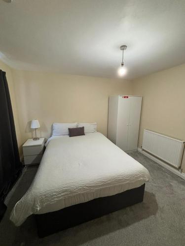 Shared House in Chakeshill Drive Room Type - Deluxe Double Room