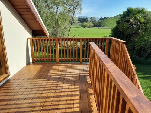 Balcony/terrace, The Loft at The Last Straw in Brightwater