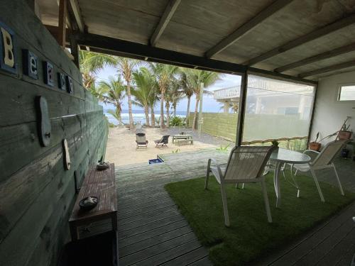 منظر, ShineAwayHomes -AC Beachfront RAROTONGA in Matavera