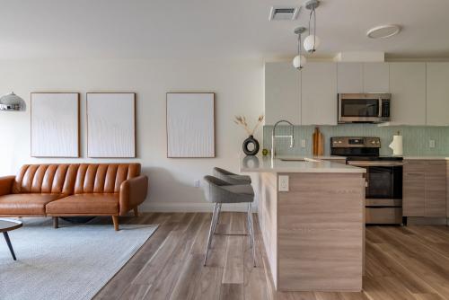 مطبخ, Modern 2 Bedroom Apartment in Quincy in كوينسي