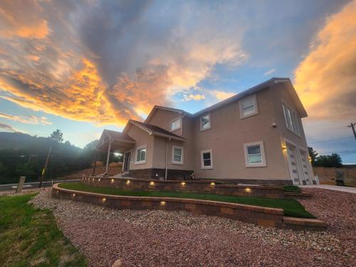 Loving Home away from home, 6 Bedrooms, 8 Beds in Colorado Springs, Vereinigte Staaten von Amerika