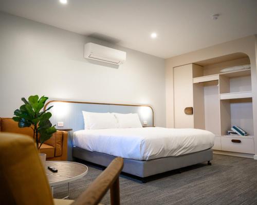 Peninsula Hotel Motel in Port Adelaide
