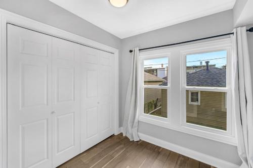 Spacious Haven - 8 min from Downtown Chicago - Sleeps 10 in Forest Park, USA