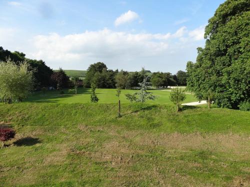 HAYNE BARN ESTATE - Froggies - Independent Self contained studio on private estate