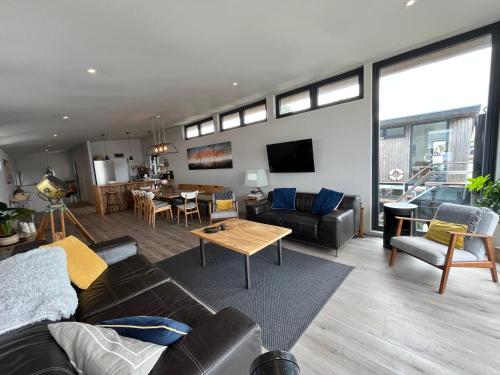 Facilities, Houseboat Islay in Brading