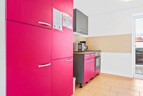 設施, Cosy apartment with balcony and fireplace in 於特博格