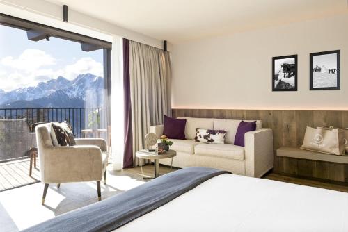 Junior Suite with Mountain View