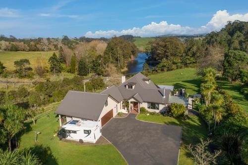 McLaren Lake View - Accommodation - Tauranga