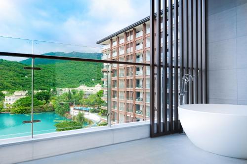 HUALUXE Hotels and Resorts Sanya Yalong Bay Resort