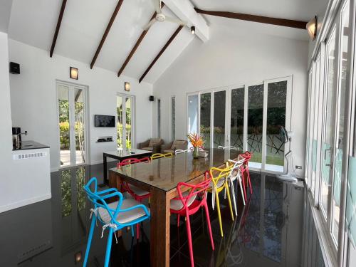 Krabi Beach House ( SHA Plus+) - 편의 시설/서비스