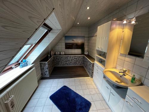 Bathroom, Ferienhaus Marlies und Piet in Fehrmoor