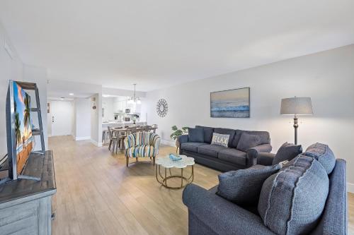 Seaview Unit 105 - main image