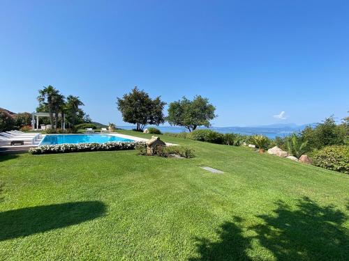  Villa Albisano - Luxury Estate in Torri del Benaco