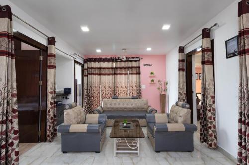 6 BHK by Wabi Sabi Stays