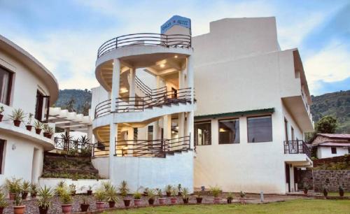 The Palm-Luxuria, Best Hotel In Bhimtal