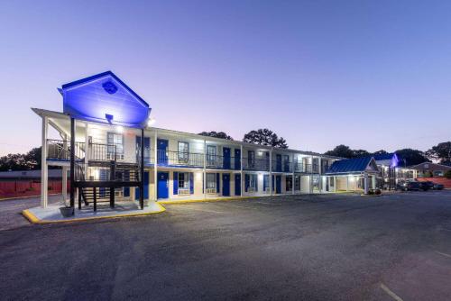 Days Inn by Wyndham Lincolnton - image 6