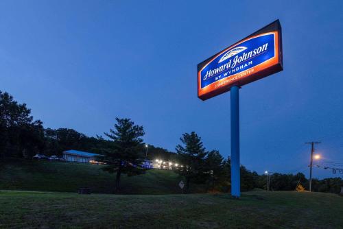 Howard Johnson by Wyndham Salem Hotel & Conference Center in Salem, USA