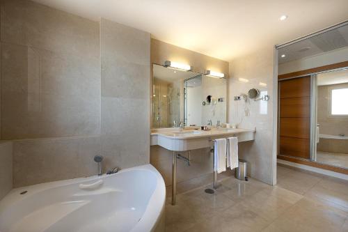 Poseidon La Manga Hotel & Spa - Designed for Adults - 화장실
