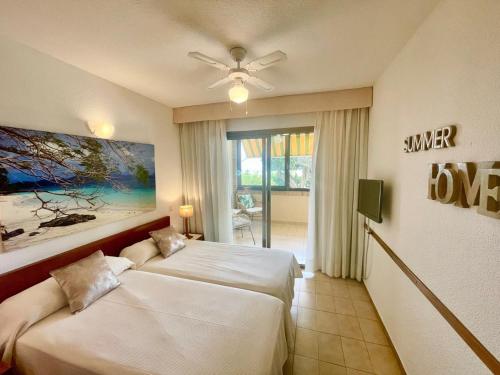 Apartamentos María Cristina Beach - image 10