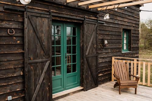 La ferme du pont de Maumy, cabane au bord de l'étang et bain nordique