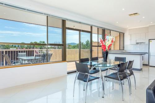 Tuggeranong Short Stay #06C - Sleeps 6 - Apartment - Canberra