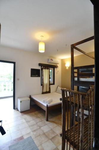 Tuliahouse Backpackers