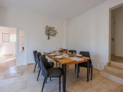 Holiday Home Les Garrigues d'Ozilhan - SHZ100 by Interhome