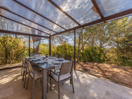 Holiday Home Les Garrigues d'Ozilhan by Interhome in Saint Hilaire D'Ozilhan