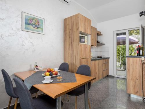 Apartment Bella Vista-2 by Interhome in Jusici