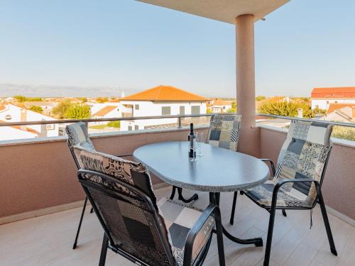  Apartment Mlasina-3 by Interhome in Nin