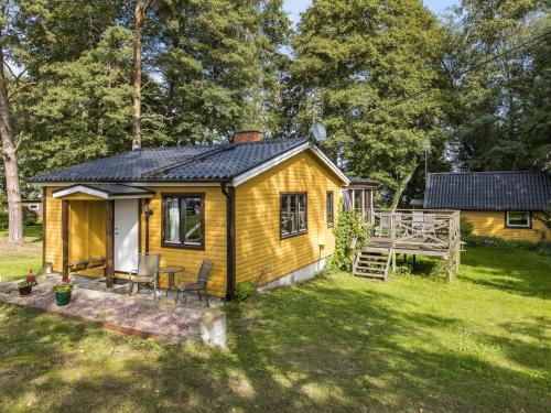 Holiday Home Kjuge Gula Huset by Interhome