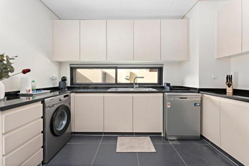StoneTree - The Modern Family Friendly Villa - image 6