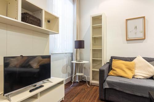 One-Bedroom Apartment image 1