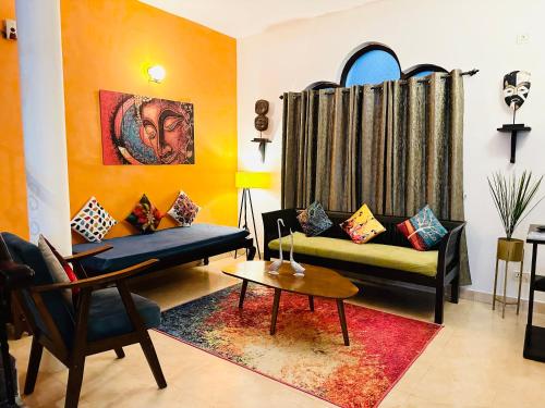 GR Stays - Arpora Duplex 3bhk Villa With Pool I Baga Beach 5 mins, Arpora (fotografie 8)