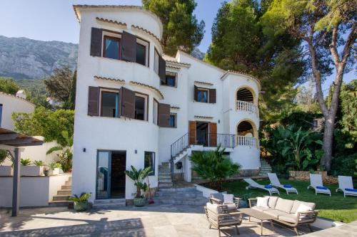 Villa image 2