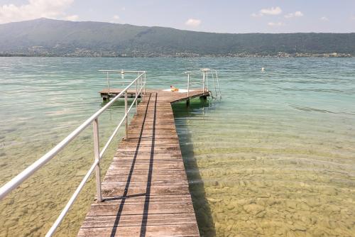 Centre Veyrier du Lac, Luxueux appartement vue lac Annecy et PISCINE, LLA Selections by Location lac Annecy