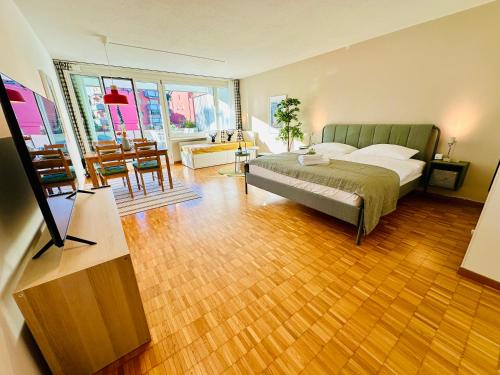 New Studio with Sunny Terrace & Air Condition, Цюрих (фото 4)