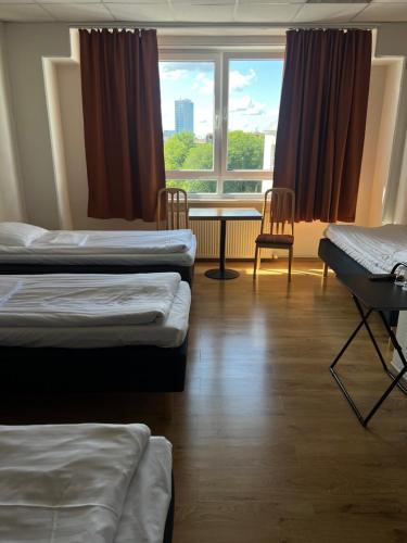 Center Hotel - image 12