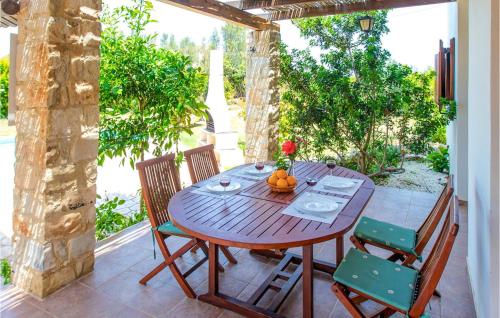 ทัศนียภาพภายนอกโรงแรม, Stunning Home In Pomos With Wifi in โปมอส