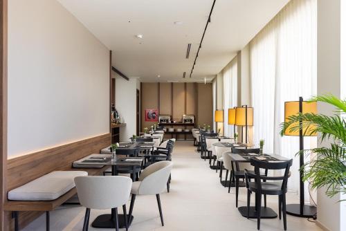 Restaurant, B21 Lifestyle Hotel in Bari