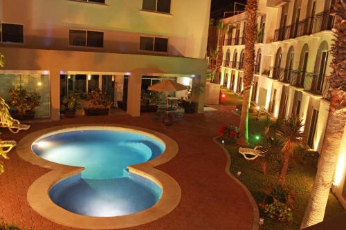 Seven Crown Express & Suites by Kavia in Cabo San Lucas, Mexico